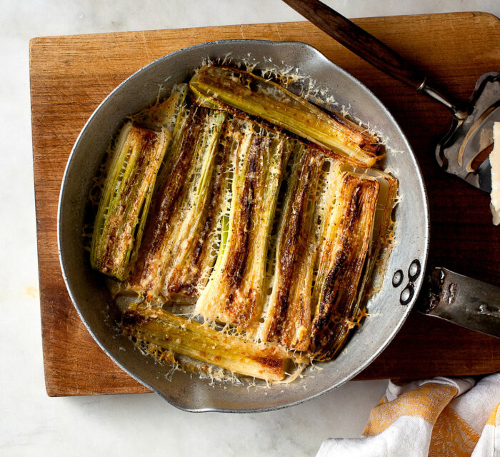 Poireaux au four dans un plat