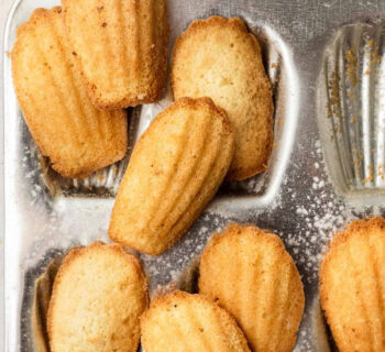 madeleines au miel dans un moule