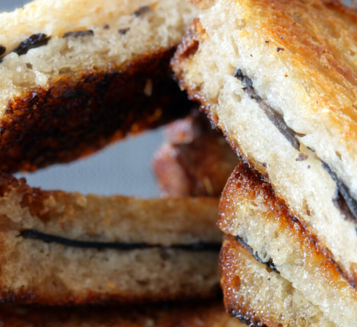 Sandwichs grillés à la truffe et au beurre salé