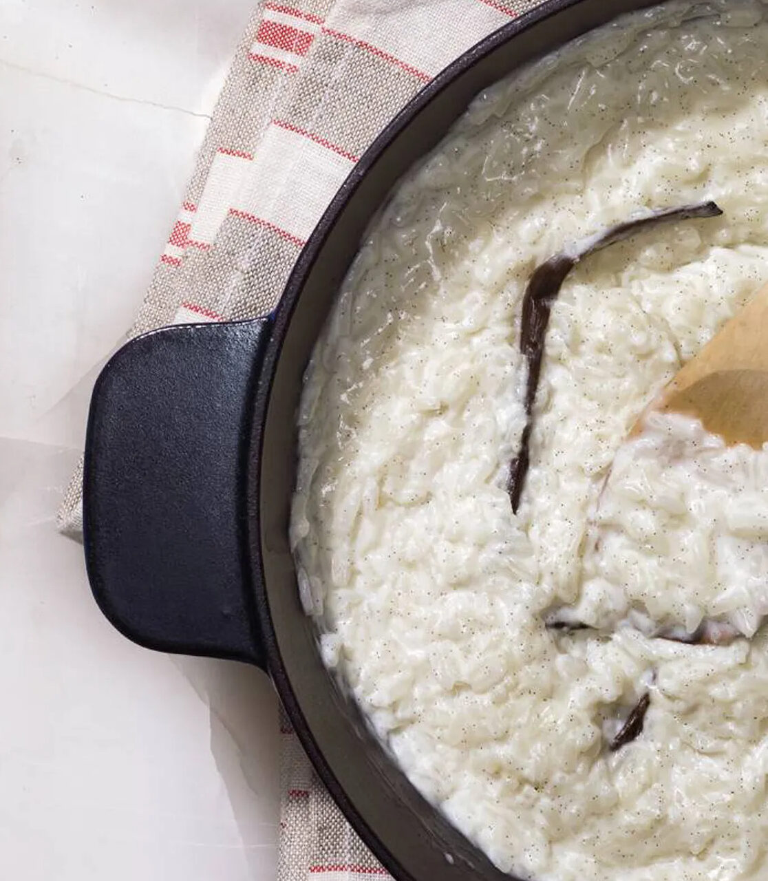 riz au lait crémeux avec une gousse de vanille