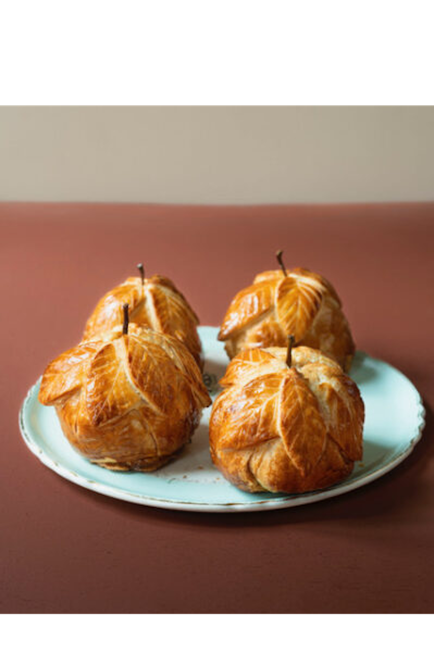 Les rabotes picardes sur une assiette blanche