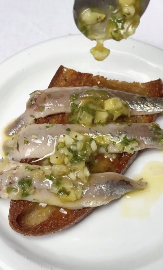 Toast sardines