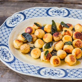 Gnudi à la sauce au beurre noisette