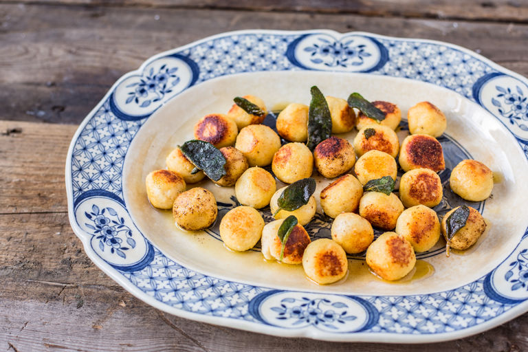 Gnudi