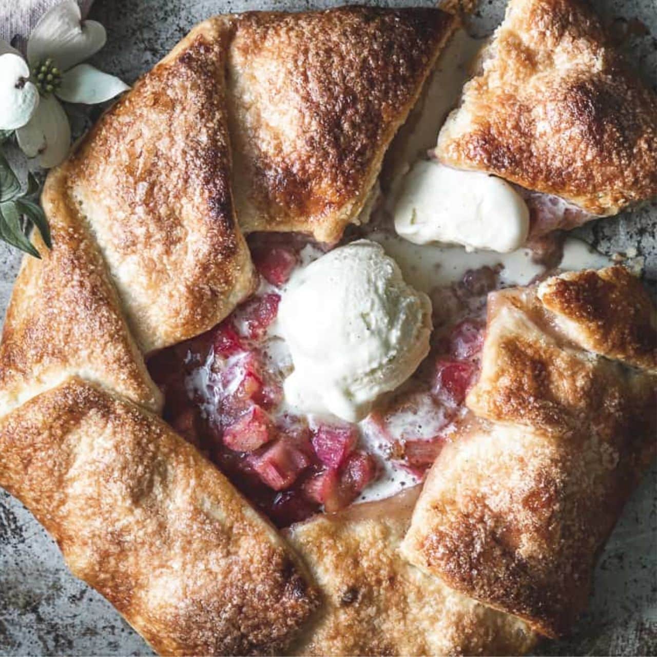 Tourte rustique rhubarbe