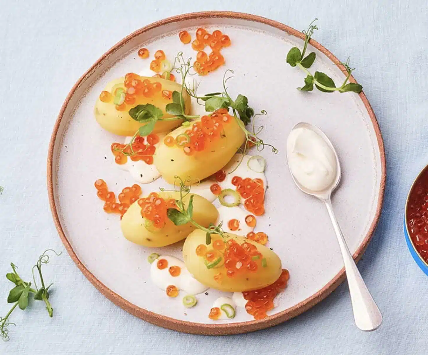 Pommes de terre et oeufs de truite