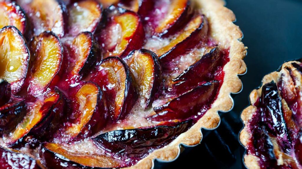 Tarte aux prunes - crédit photo : TatyanaNazatin via Shutterstock