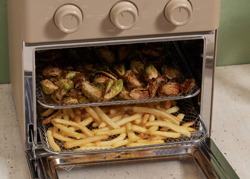 Mini-four Airfryer beige avec frites