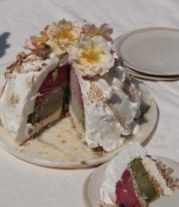 Alaska Bomb fraise, rhubarbe, oseille d’Alice Roca