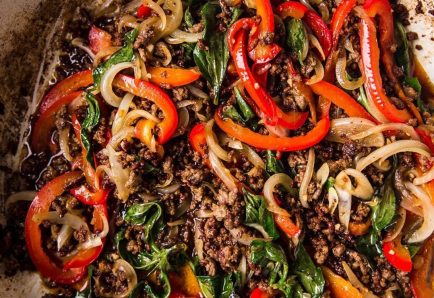 Boeuf sauté au basilic