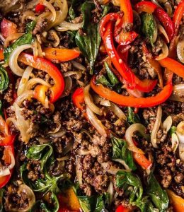 Boeuf sauté au basilic