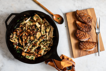 Canard et champignons rôtis à la poêle
