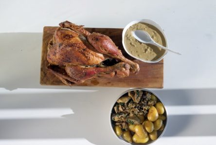 Dinde au vin jaune, fricassée de cèpes et grenailles Gabrielle