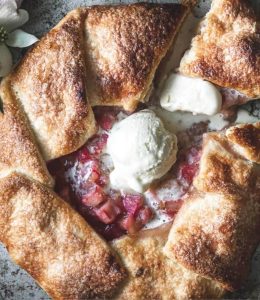 Tourte rustique rhubarbe