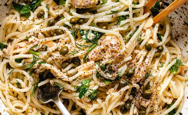 Linguines au bar mariné et aux agrumes