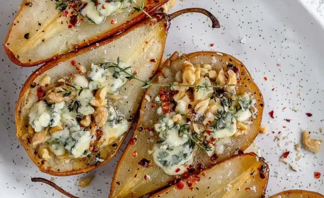 Poires chaudes au roquefort