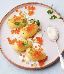 Pommes de terre et oeufs de truite Alexia Duchêne