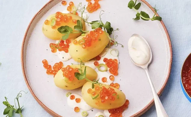 Pommes de terre et oeufs de truite
