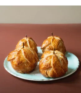 Les rabotes picardes sur une assiette blanche