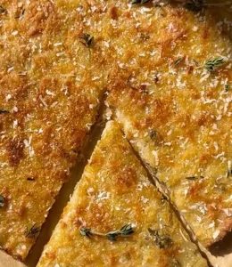 Scarpaccia pommes de terre halloumi