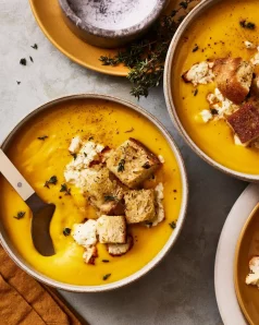 Soupe de butternut, feta et miel