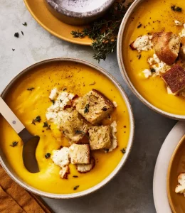 Soupe de butternut, feta et miel