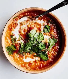 Soupe de lentilles corail , tomate, lait de coco d'Ottolenghi