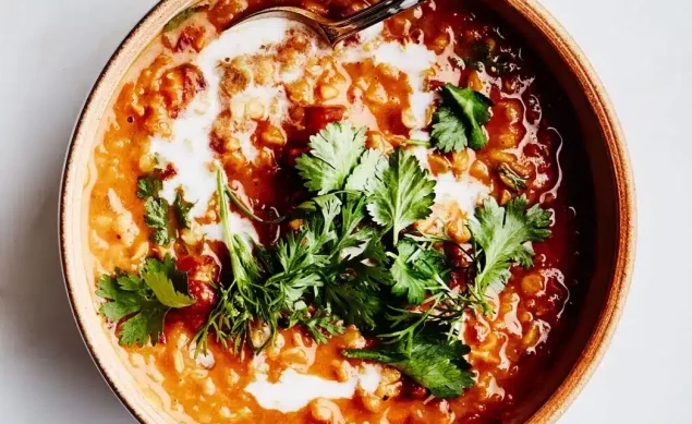 Soupe de lentilles corail , tomate, lait de coco d'Ottolenghi