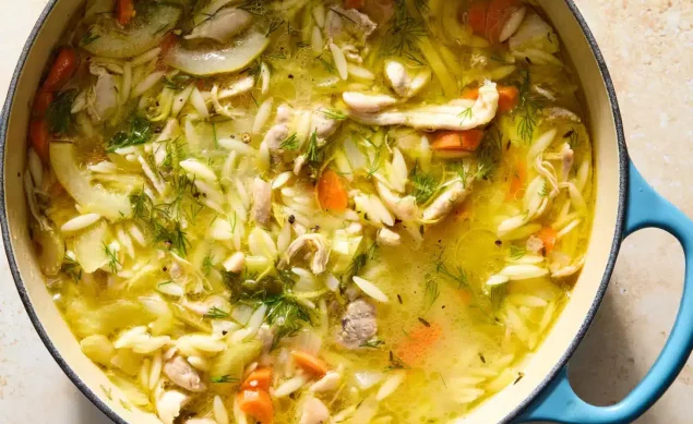 Soupe grecque poulet citron