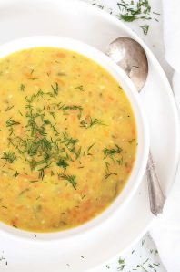 Soupe polonaise aux cornichons