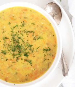 Soupe polonaise aux cornichons