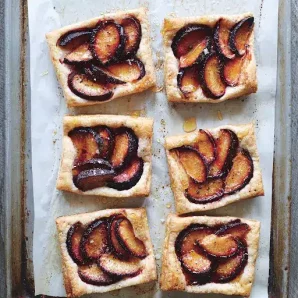 Tarte aux prunes miel et poivre