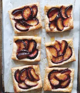 Tarte aux prunes miel et poivre