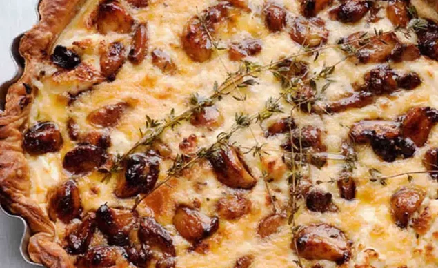 tarte ottolenghi avec de l'ail et du fromage