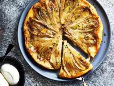 Tarte Tatin Endive et Burrata